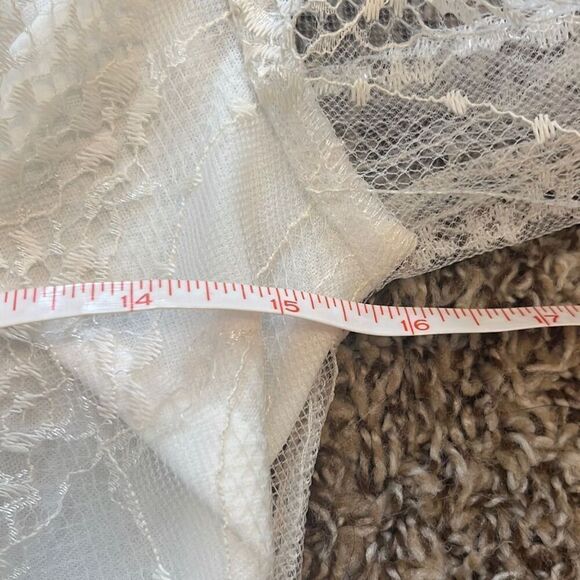 PrettyLittleThing White Lace Deep Plunge Long Sleeve Fit Flare Ruffle Dress Sz 4 - Picture 6 of 8